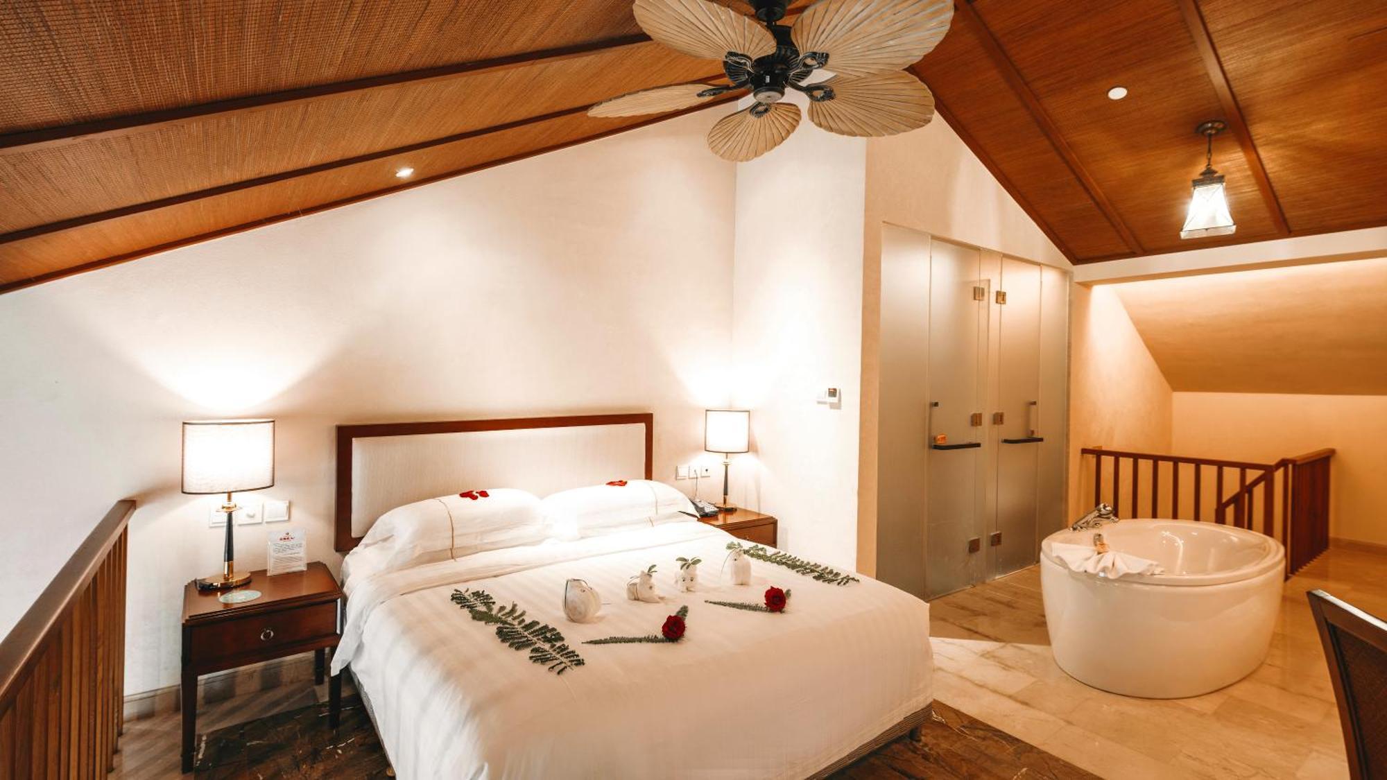 Stony Brook Villa Jianguo Resort Sanya Bagian luar foto